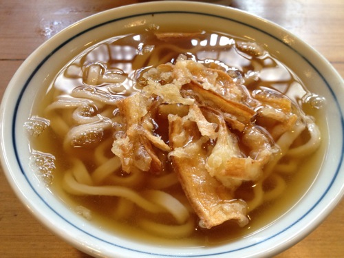 福岡・博多の「かろのうろん」で「ごぼう天うどん」を食す！
