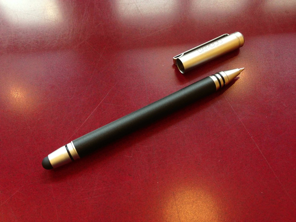 iPad(mini)にも紙にも書ける！Bamboo Stylus duoはボールペン付属！