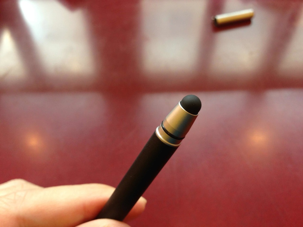 bamboo-stylus-duo-20130121-135740.jpg iPadに書くためのペン先