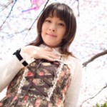 ロリータ服の写真をレタッチしてます