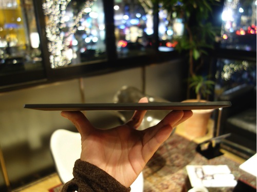ビックリ！Kindle Fire HDX 8.9は薄くて軽くて画面がキレイ、いい意味で裏切られた