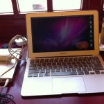 今日のノマドログ – MacBook Air + HyperJuice + MUGEN POWER + ノイズキャンセリングヘッドホン