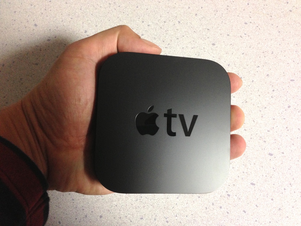 Apple TV 開封の儀。本体もリモコンも超コンパクト！