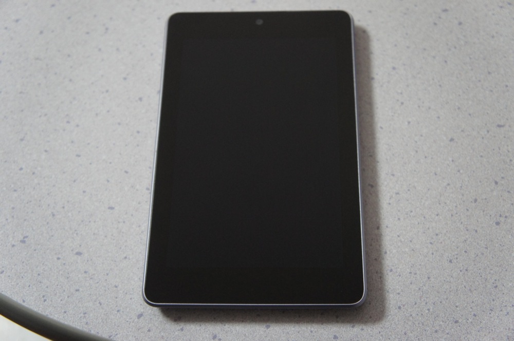 Nexus 7のフィルムをはがしてみました
