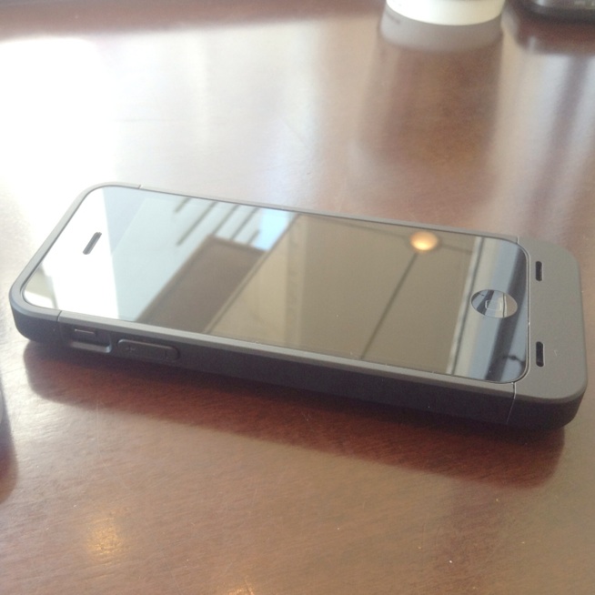 [セール]iPhone5を充電できるケース HY-IPJ1を買ってみた