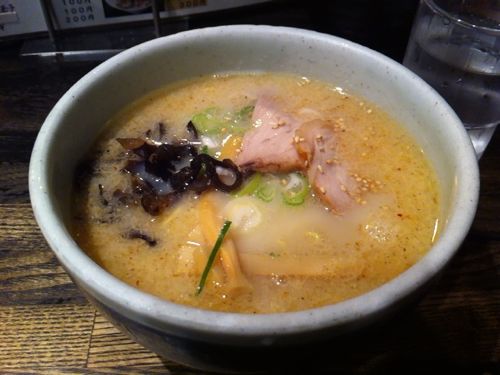 「らーめん山頭火 原宿店」で「数量限定チャーシュー切り落としラーメン」を食す！