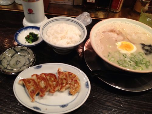 久留米 大砲ラーメン 天神今泉店でラーメン＋ごはんセットを食す！